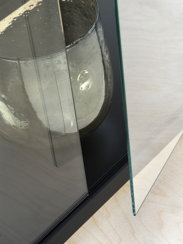 list: Van Esch|Functionals Functionals Stolp Low vitrinekast - zwart