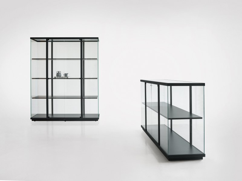 list: Van Esch|Functionals Functionals Stolp Low vitrinekast - zwart