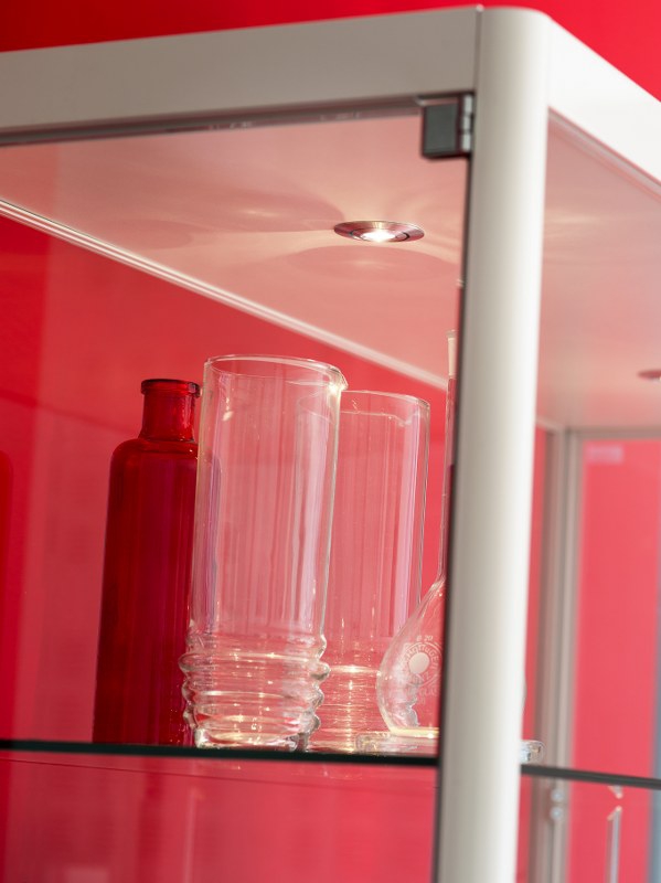 list: Van Esch|Functionals Functionals Pictor vitrine